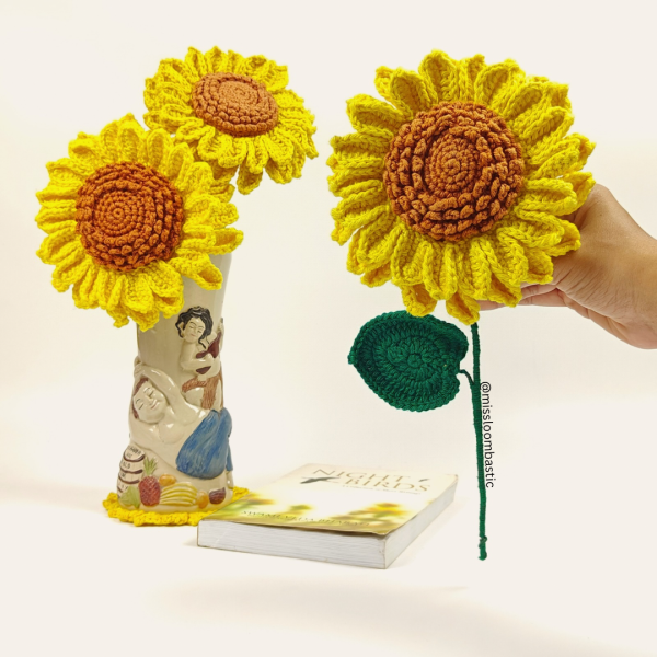 Handmade Amigurumi Crochet Sunflower – Yellow Crochet Sunflower Flower with Green Leaf